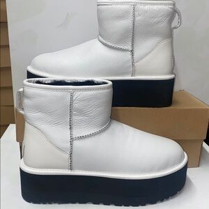 UGG CLASSIC MINI PLATFORM